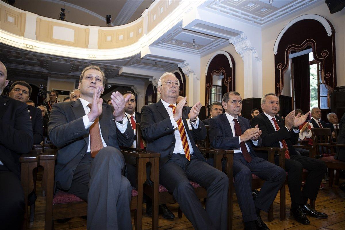 Burak Elmas'ın pusulası zarftan göründü