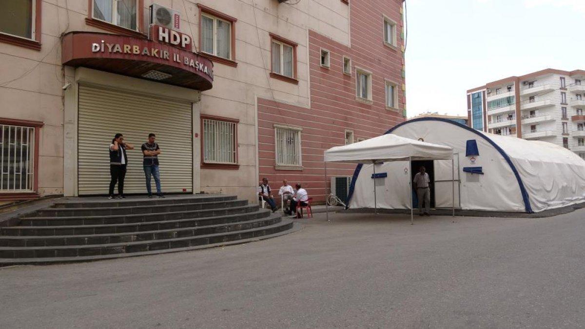 Diyarbakır Anneleri'nin evlat nöbeti devam ediyor