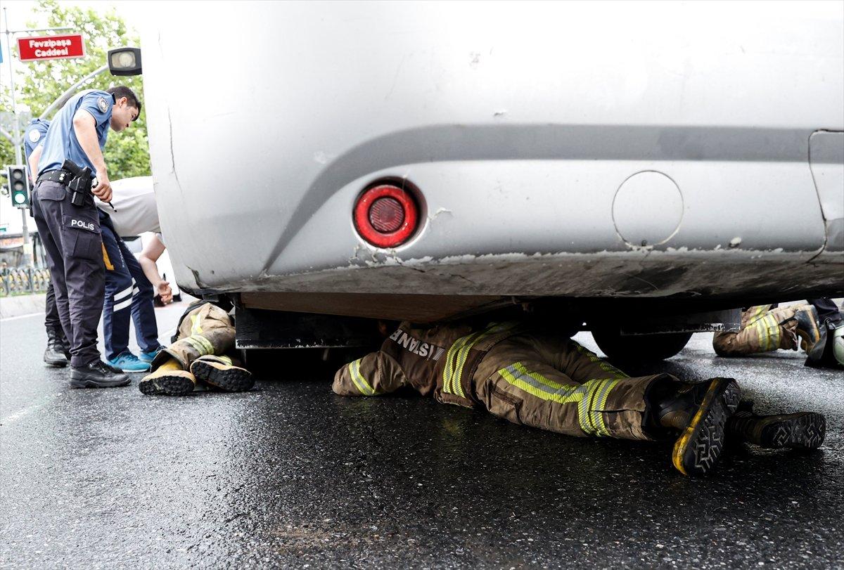 İstanbul'da otobüsün motor kısmından kaçak yolcu çıktı