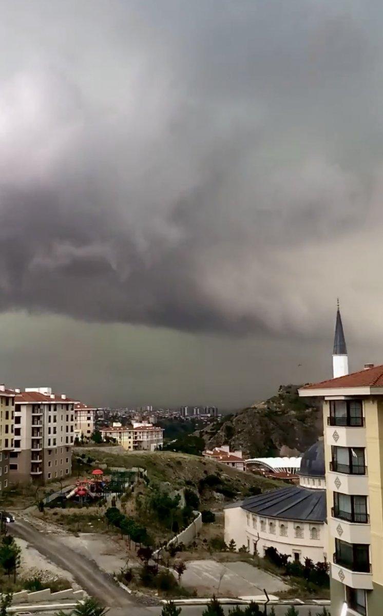 Bulutların Başkent'i kaplama anı