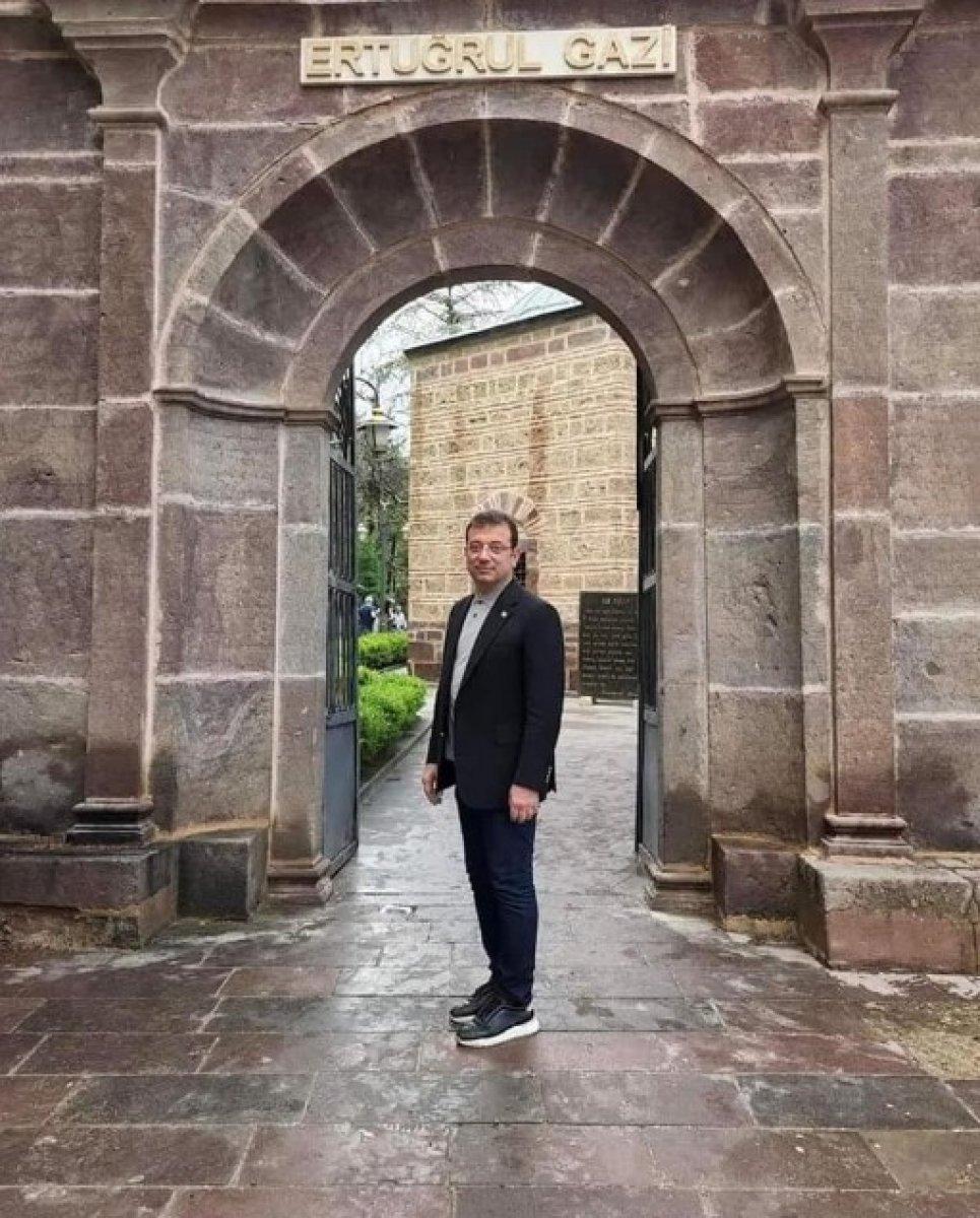 Ekrem İmamoğlu'ndan Şeyh Edebali ve Ertuğrul Gazi türbelerine ziyaret