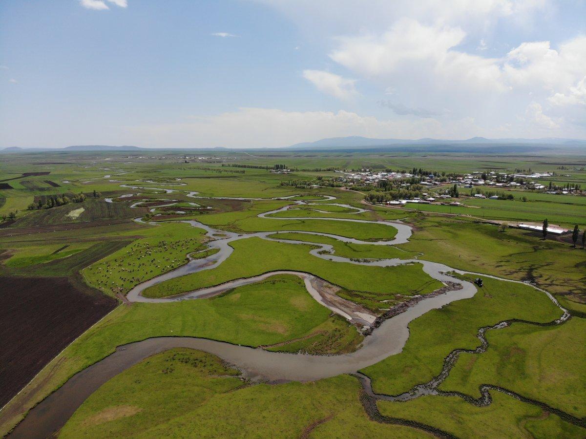 Kars'ta Arpaçay Menderesi'nden manzaralar