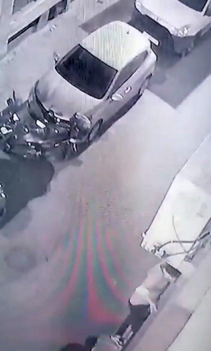 Bayrampaşa'da komşusunu hırsız sanıp dövdü