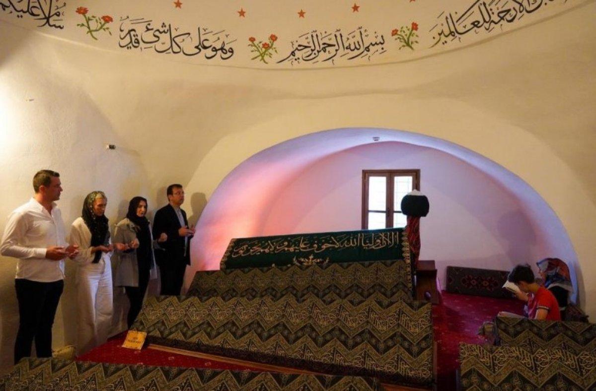Ekrem İmamoğlu'ndan Şeyh Edebali ve Ertuğrul Gazi türbelerine ziyaret