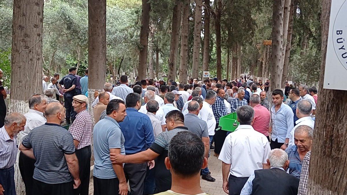 Adanalı şehidin babası toprağa verildi