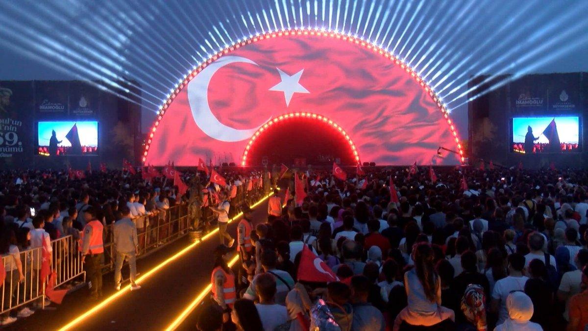 İBB, tek konser için Teoman'a 300 bin lira ödedi