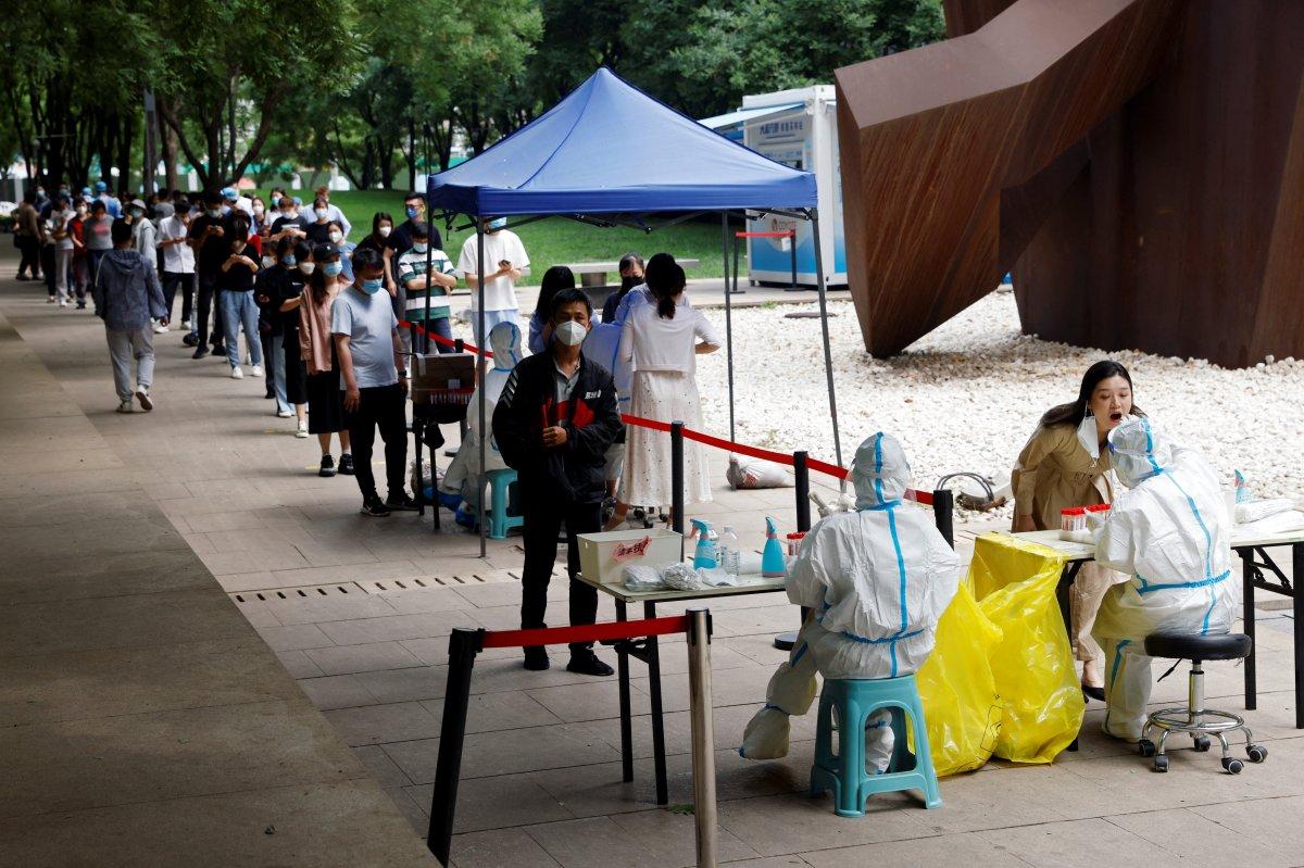 Çin'de eğlence mekanından yayılan vakalar endişelendirdi