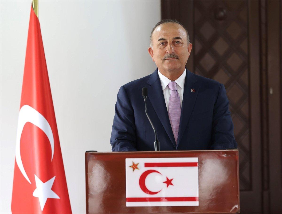 Mevlüt Çavuşoğlu'ndan Yunan amiralin sözlerine yanıt: Boş laflar