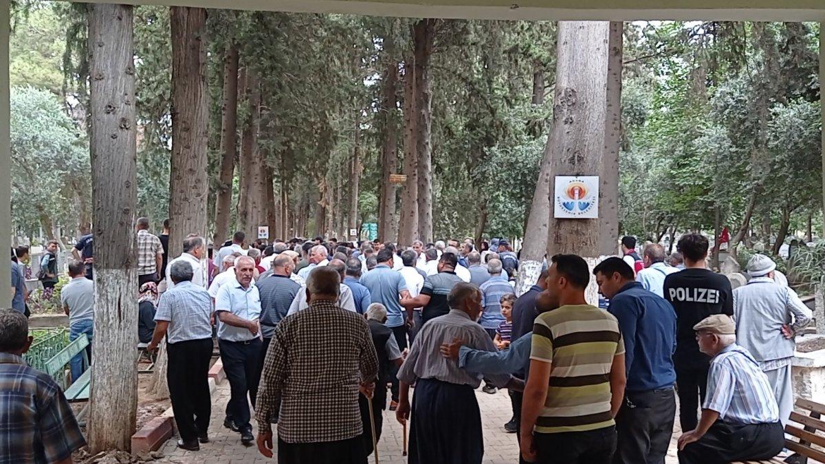 Adanalı şehidin babası toprağa verildi