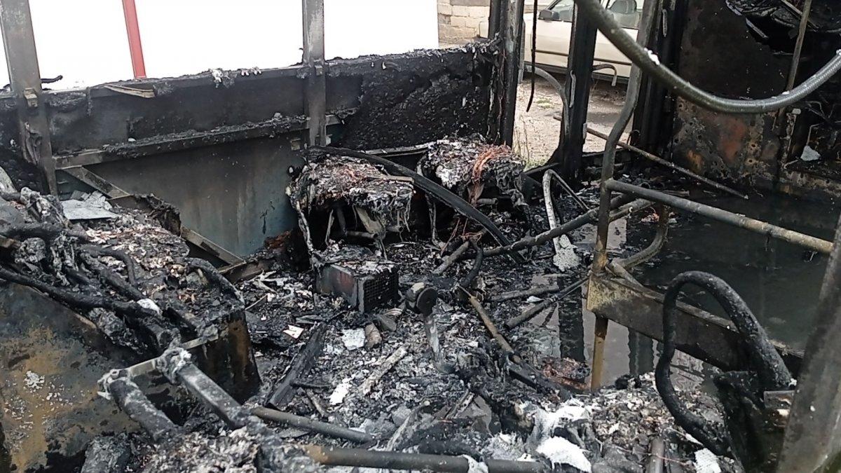 Sivas'ta otobüs cayır cayır yandı