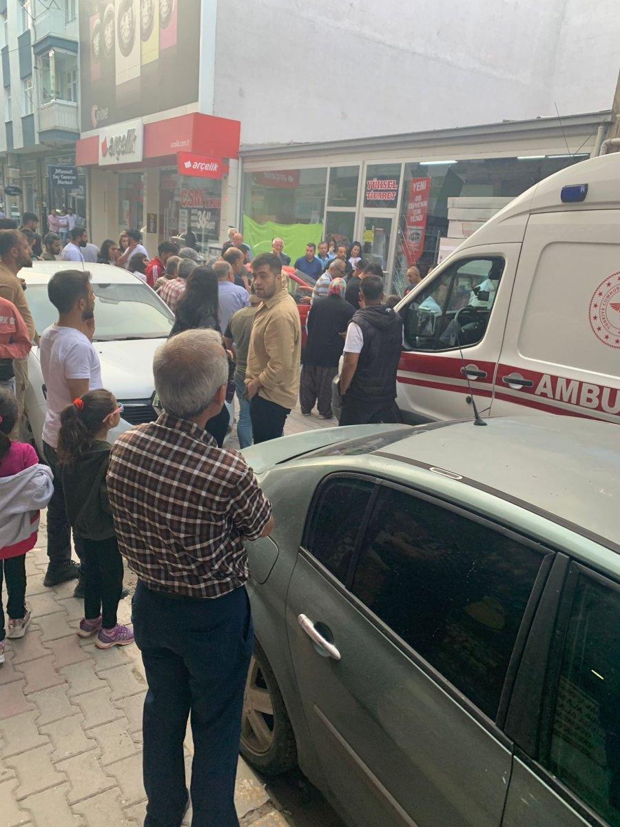 Ankara'da frenle gazı karıştıran sürücü kazaya neden oldu