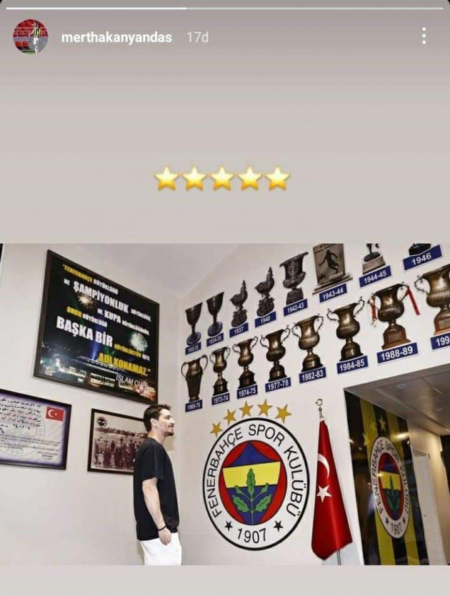 Mert Hakan Yandaş'tan 5 yıldızlı gönderme