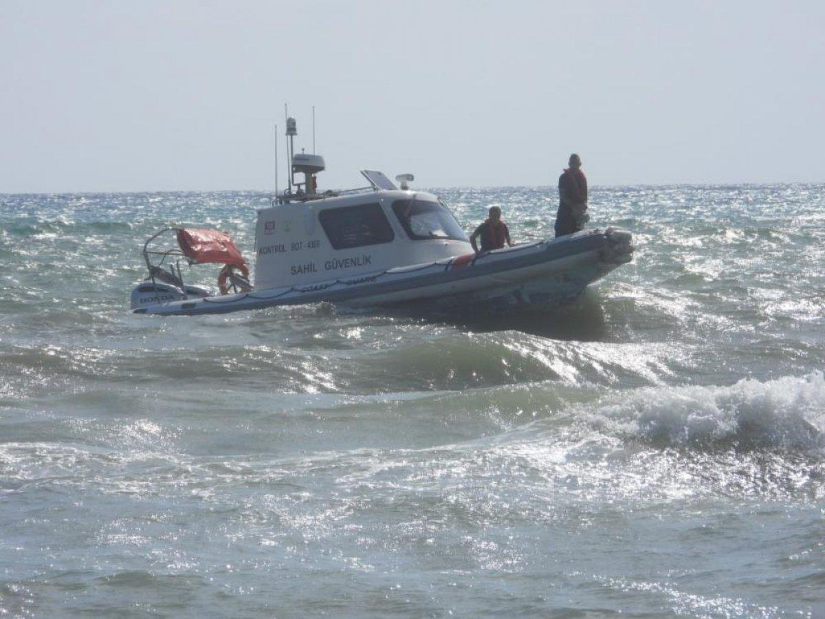 Hatay'da torununu kurtarmak isterken hayatını kaybetti