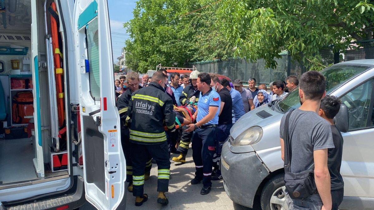 Tekirdağ'da sürücüden kaçarken, arabanın altında kaldı