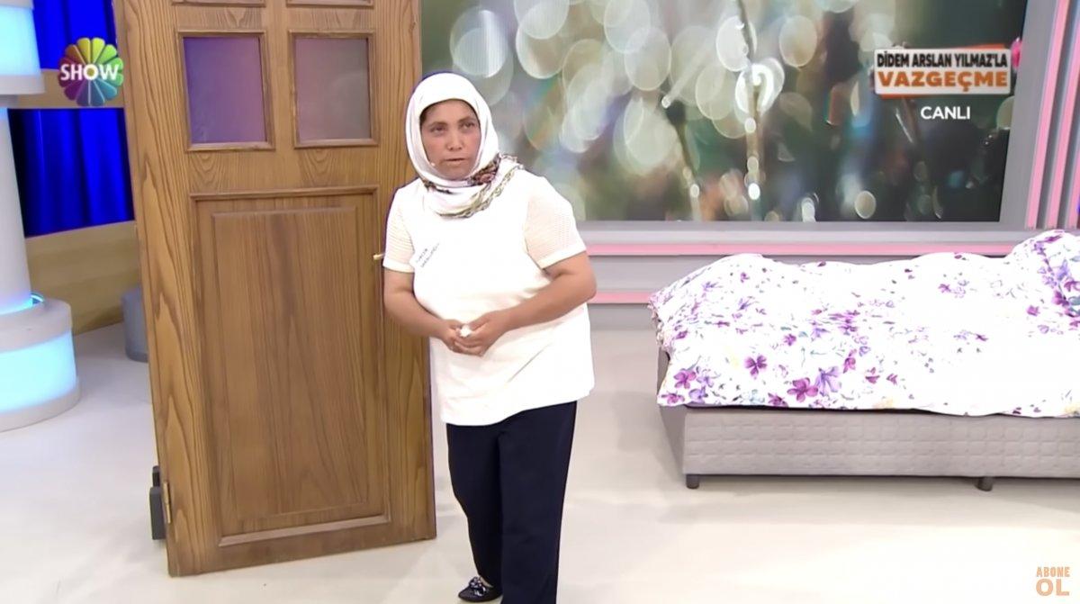 Ölen kız için çıktığı televizyonda tuvaletini yapışını saniye saniye anlattı