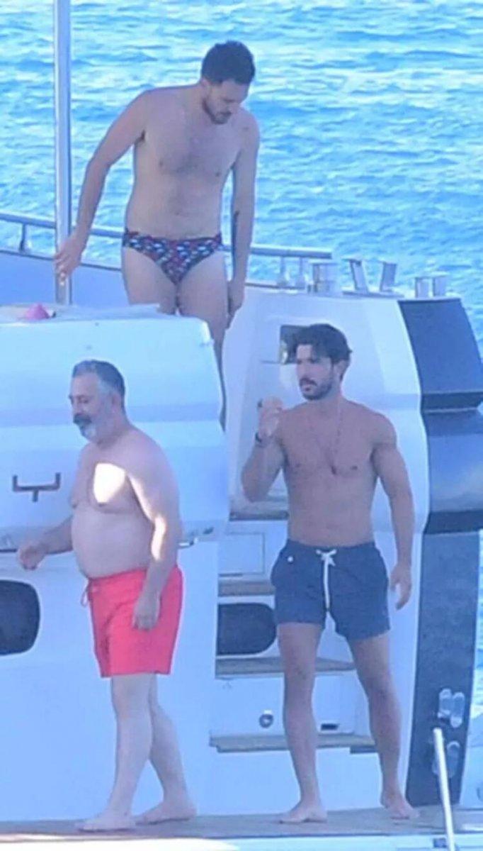 Cem Yılmaz, Uraz Kaygılaroğlu ve Kaan Yıldırım aynı teknede