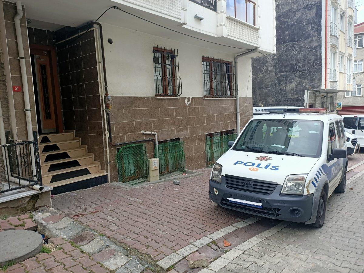 Esenyurt'ta annesini bıçaklayan kız tutuklandı