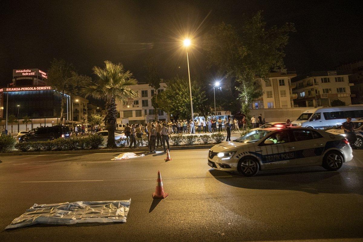 Antalya'da motosiklet kazası: 3 ölü