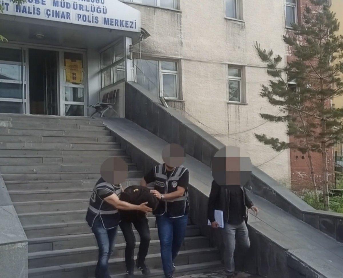 Ağrı'da duvarı delip 900 bin TL'lik altın çaldılar