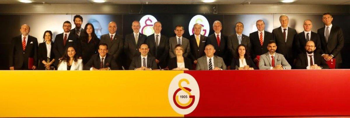 Galatasaray'da Dursun Özbek mazbatasını aldı
