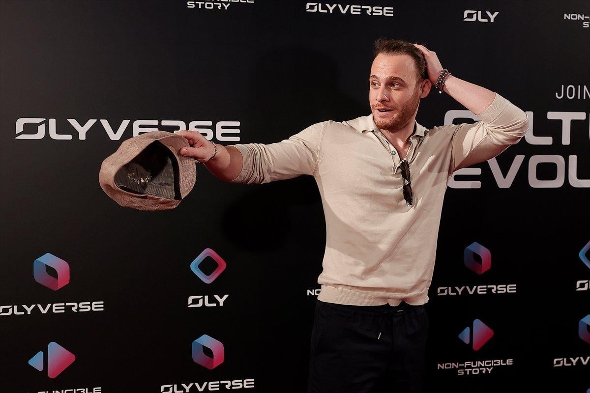 Kerem Bürsin, İspanya'da filme hazırlanıyor