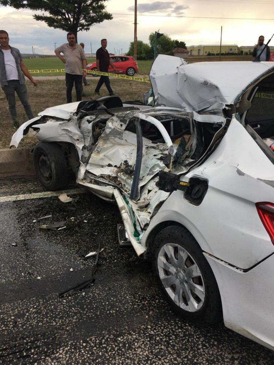 Yozgat’ta itfaiye aracı otomobile yandan çarptı: 3 ölü