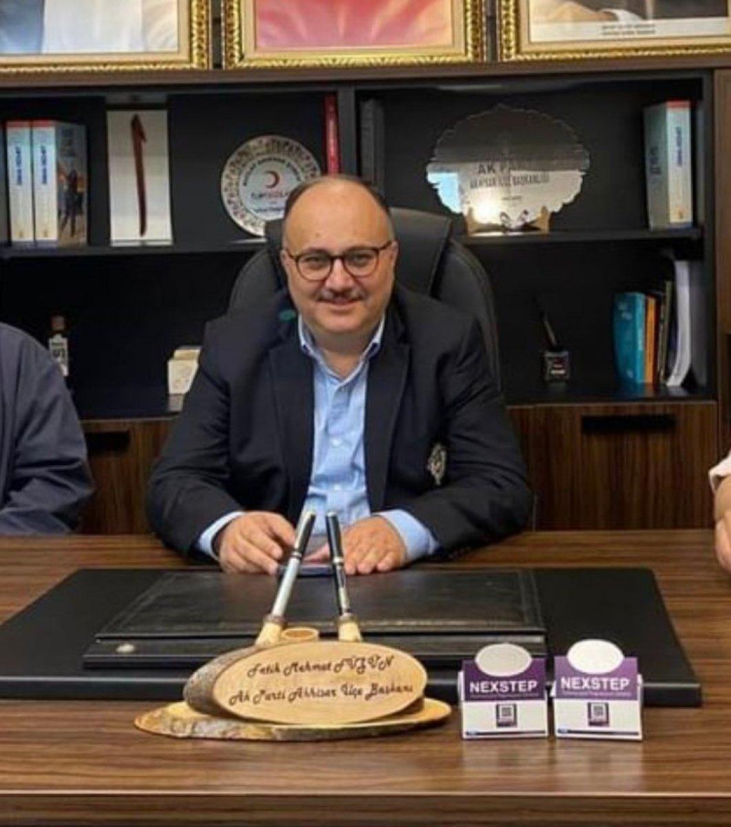 CHP'li Akhisar Belediyesi icralık oldu