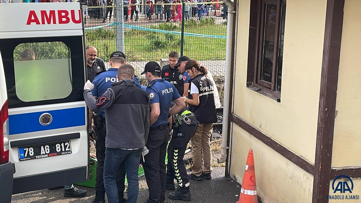 Karabük'te hemzemin geçitte trenin çarptığı kişi hayatını kaybetti