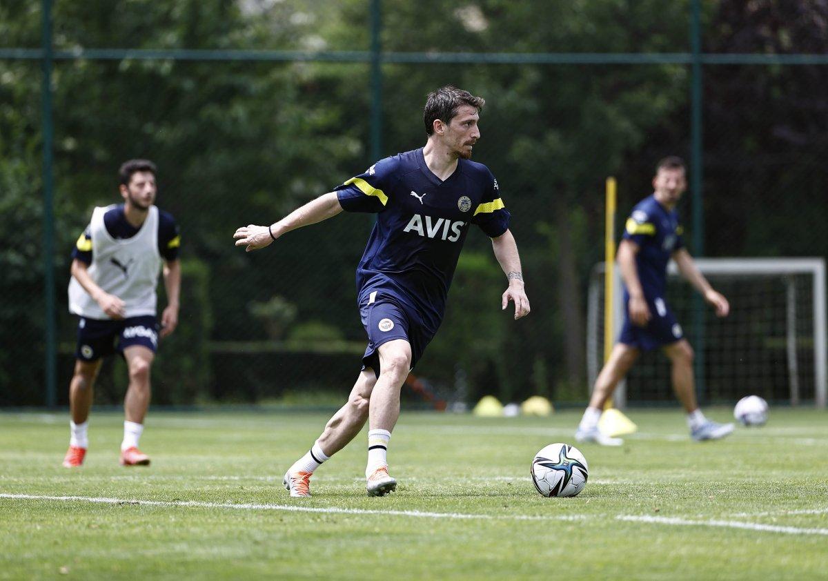 Fenerbahçe, sezonun ilk antrenmanını gerçekleştirdi