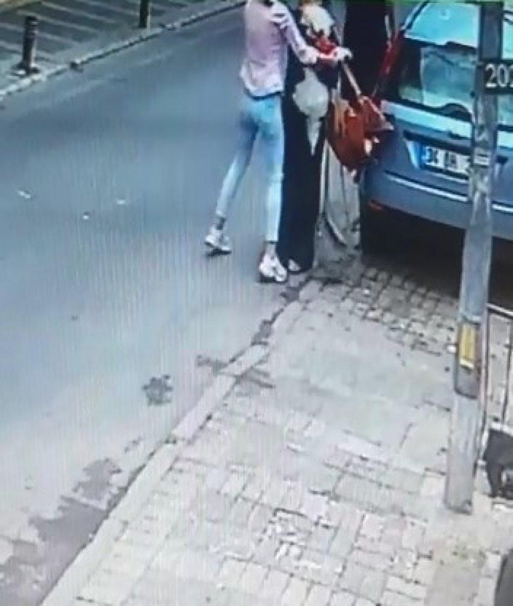 Üsküdar’da köpeğini çaldığı komşusuna saldırdı