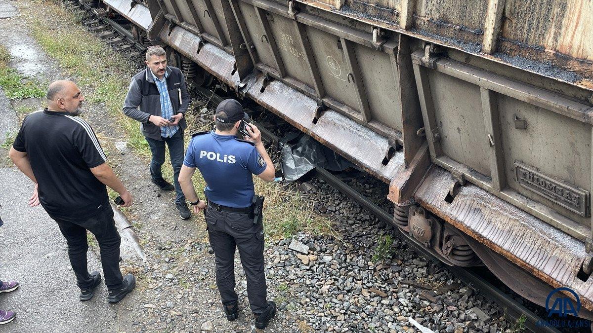 Karabük'te hemzemin geçitte trenin çarptığı kişi hayatını kaybetti