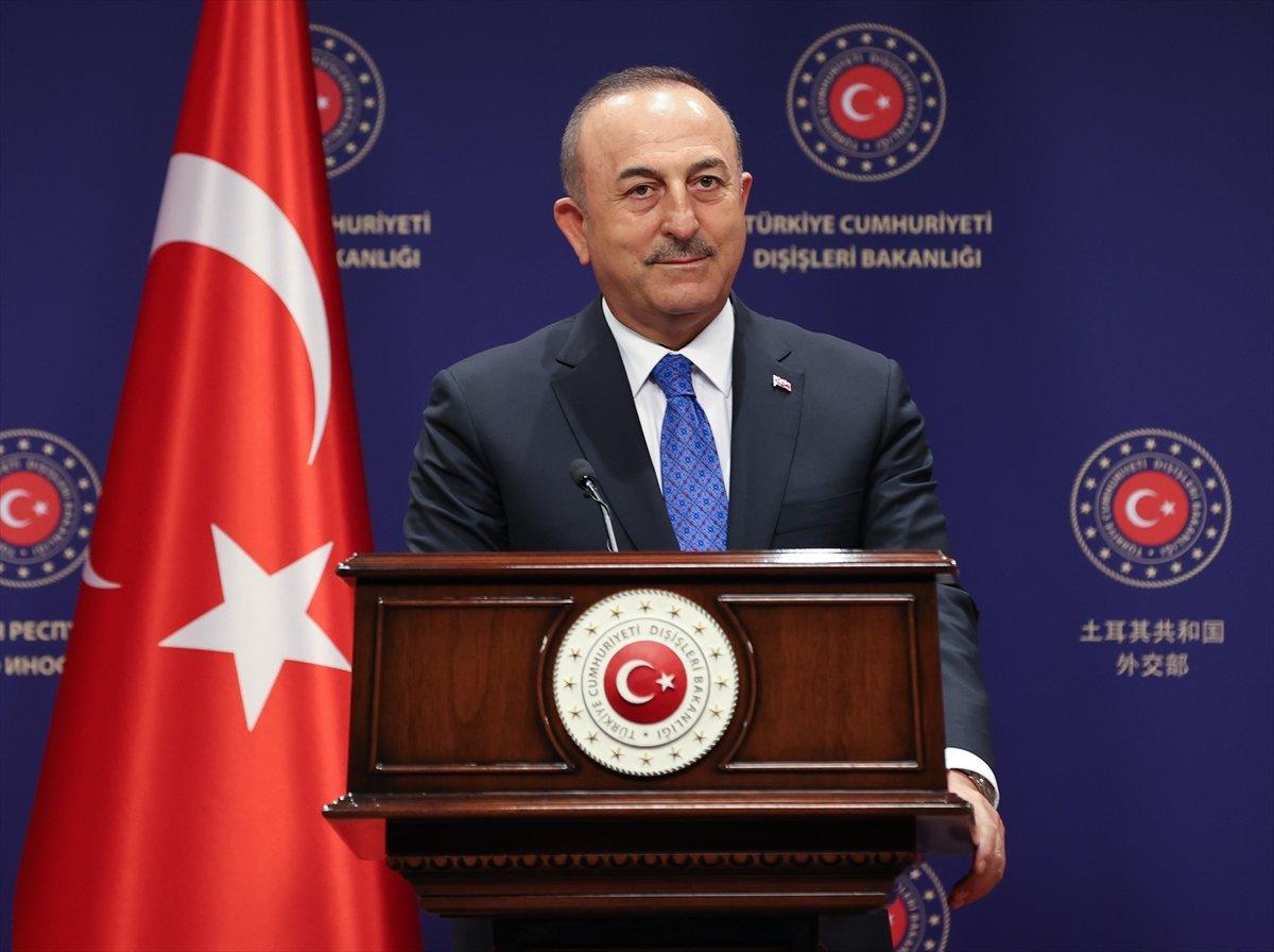 Mevlüt Çavuşoğlu'ndan 'Turkey' diyen muhabire uyarı