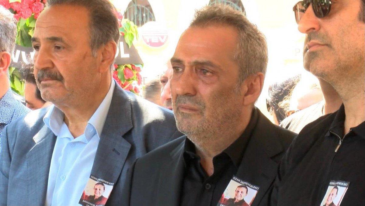 Yavuz Bingöl'den annesinin cenaze töreninde sitem