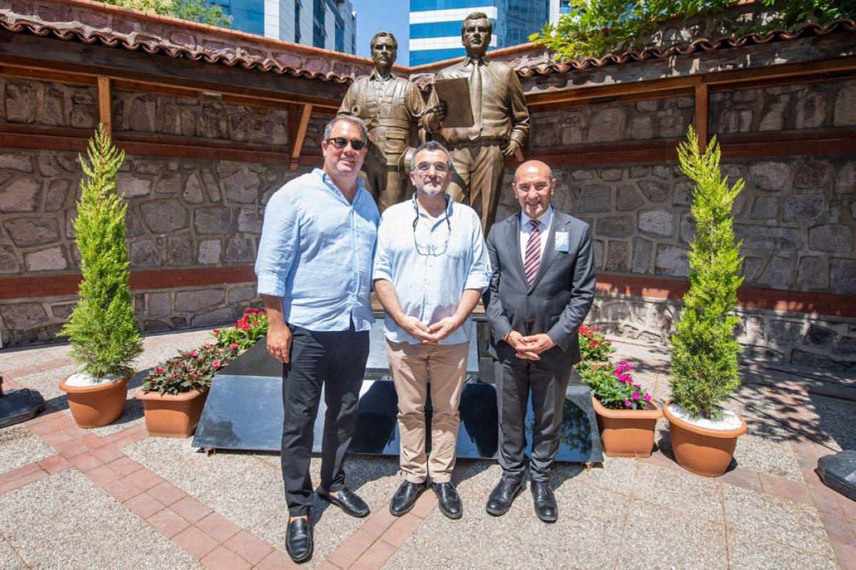 CHP'den İzmir'e bir heykel daha