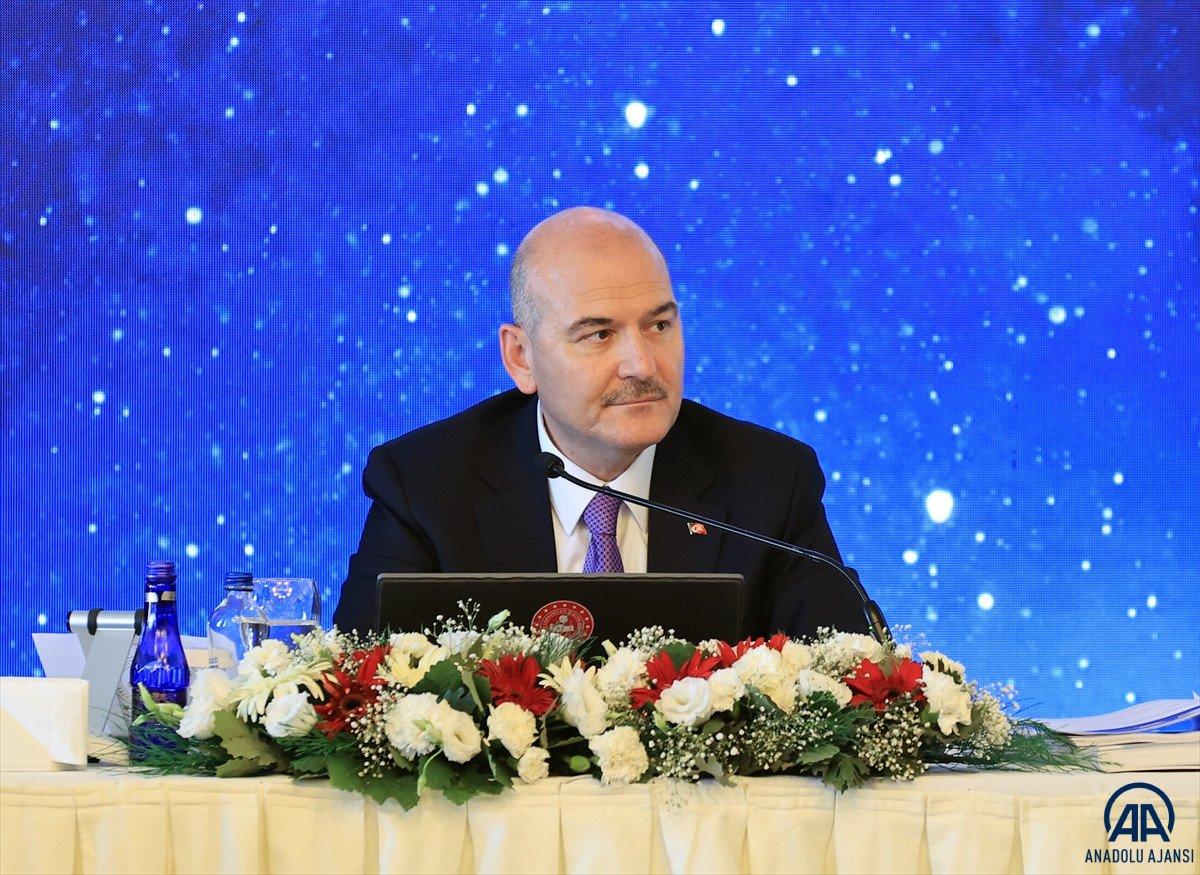 Süleyman Soylu, geri itmeyi inkar eden Yunan parlamenterleri susturdu