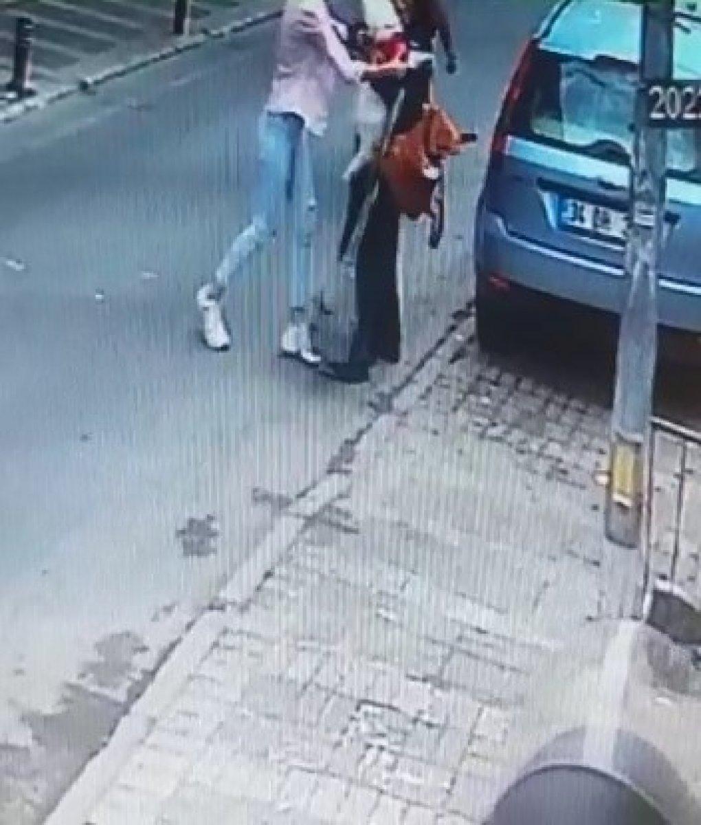 Üsküdar’da köpeğini çaldığı komşusuna saldırdı