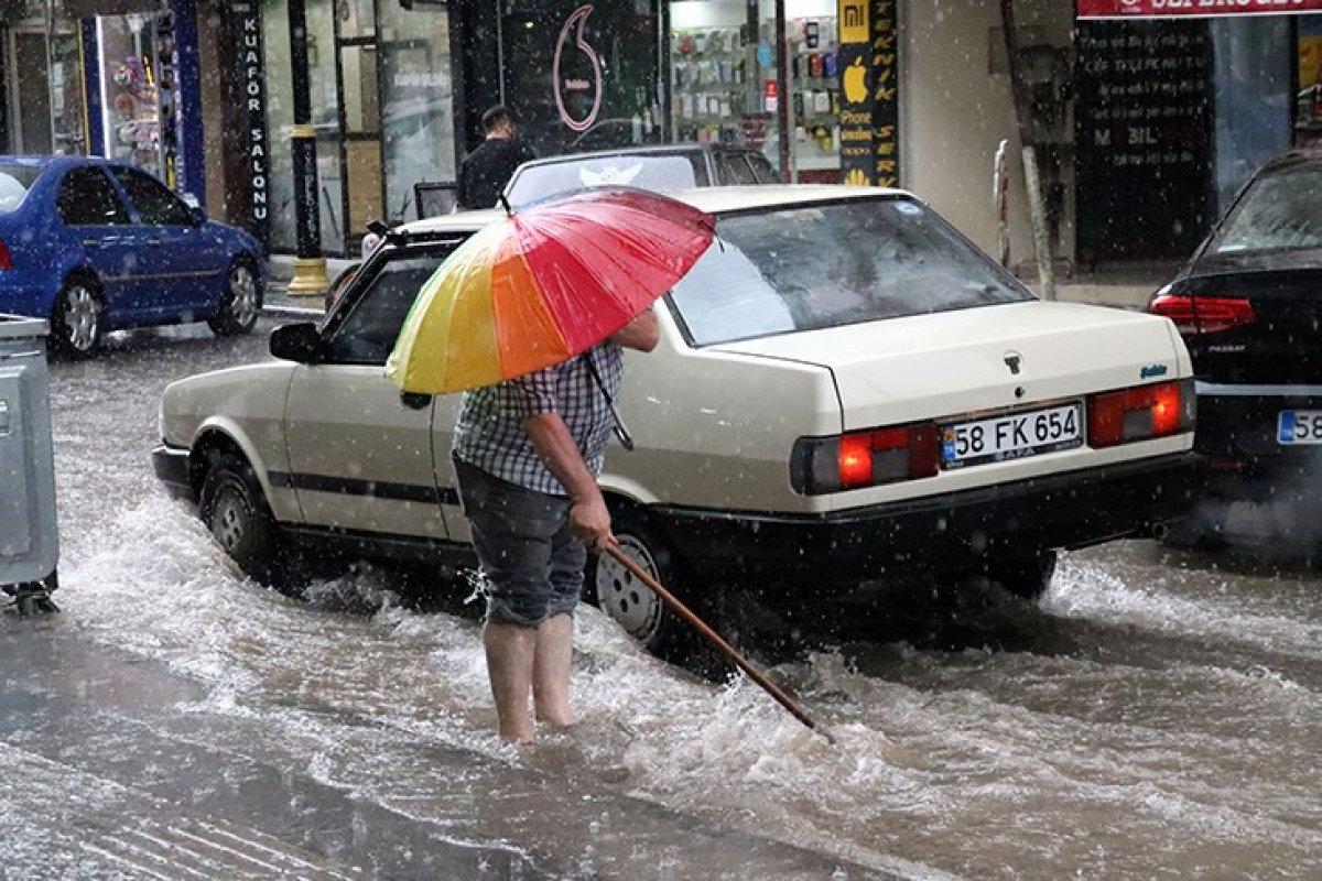 AFAD'dan sağanak yağıştan etkilenen 13 ildeki çalışmalara ilişkin açıklama