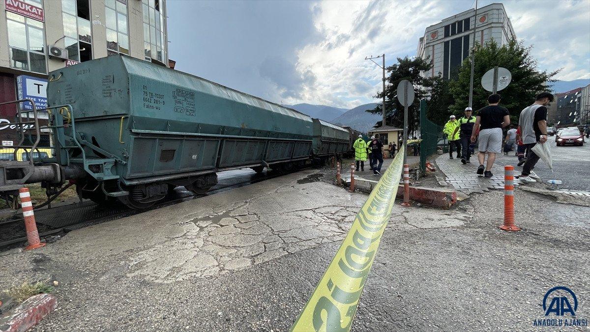 Karabük'te hemzemin geçitte trenin çarptığı kişi hayatını kaybetti