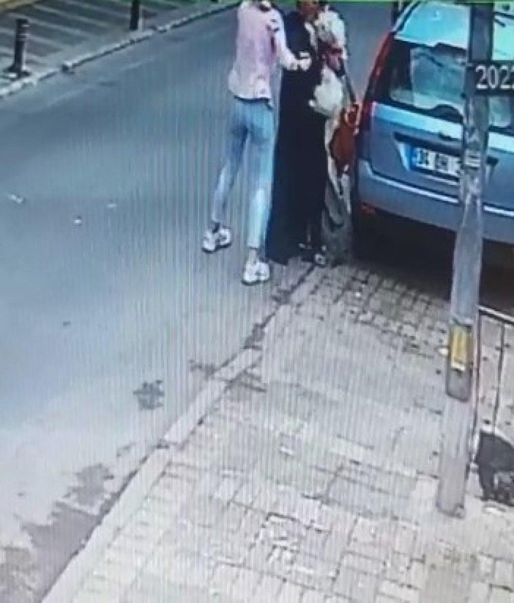 Üsküdar’da köpeğini çaldığı komşusuna saldırdı