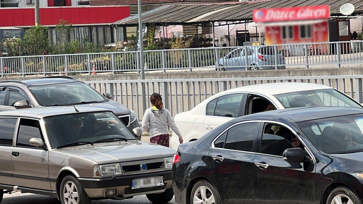 Düzce'de mama ve bez karşılığında dilencilik için kiralanan bebek