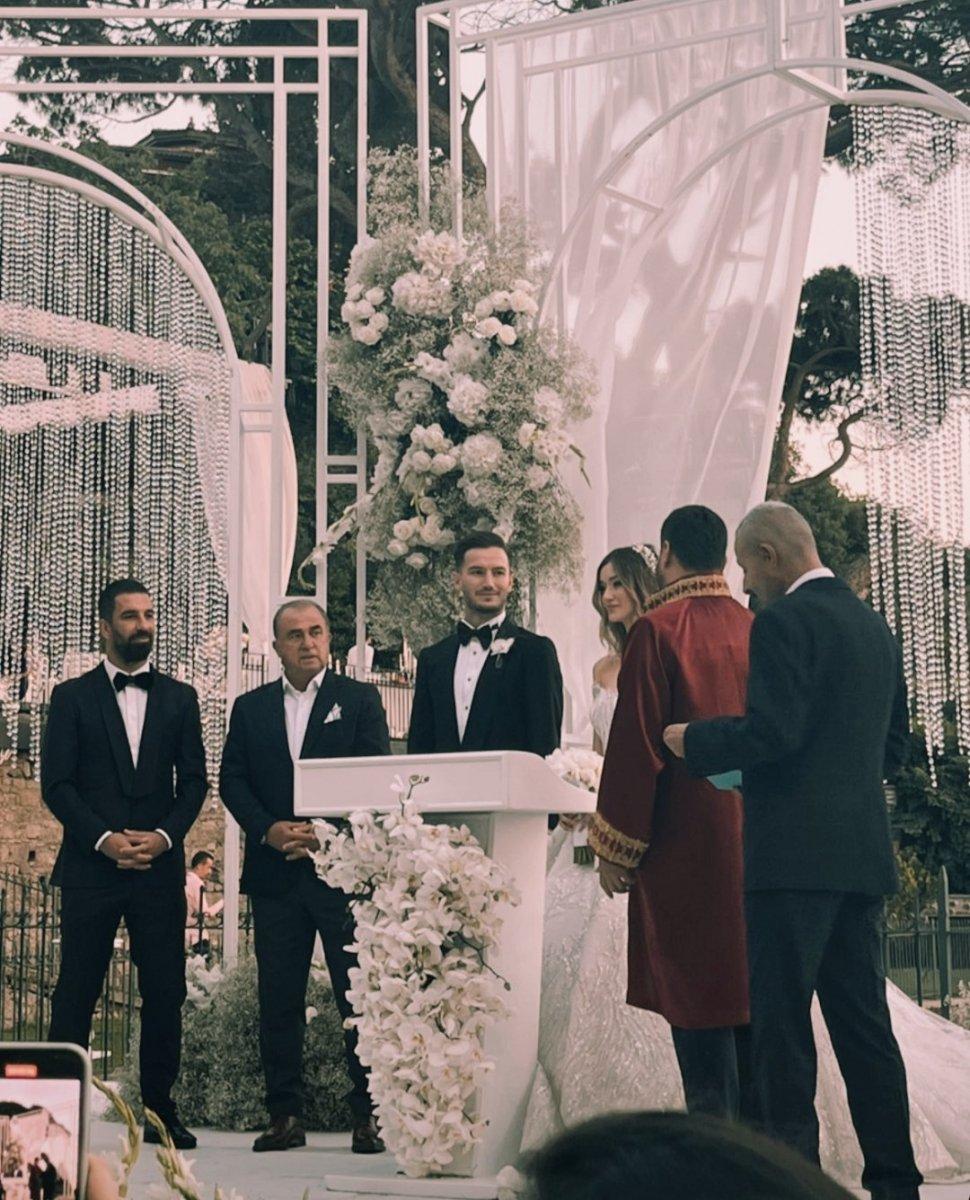 Oğulcan Çağlayan, Peri Ispartalı ile evlendi