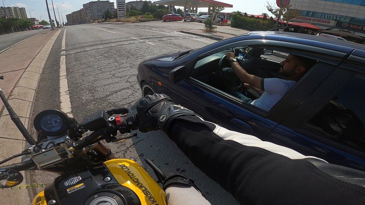 Kocaeli'de trafik tartışması, dostluğa dönüştü