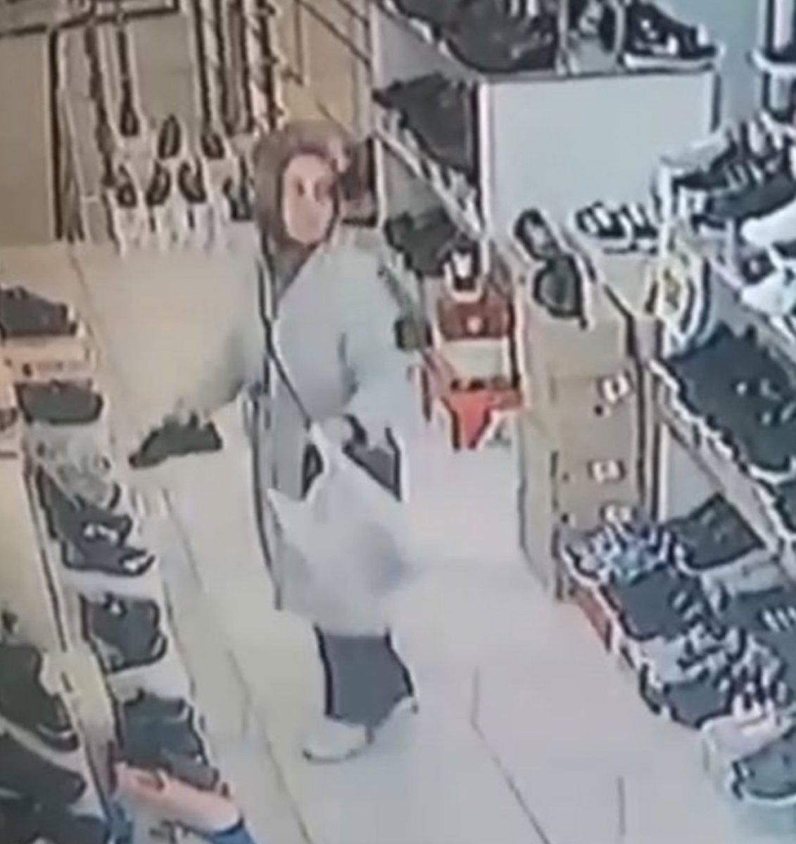 Esenyurt'ta yeni ayakkabıyı eskisiyle değiştirerek çaldı