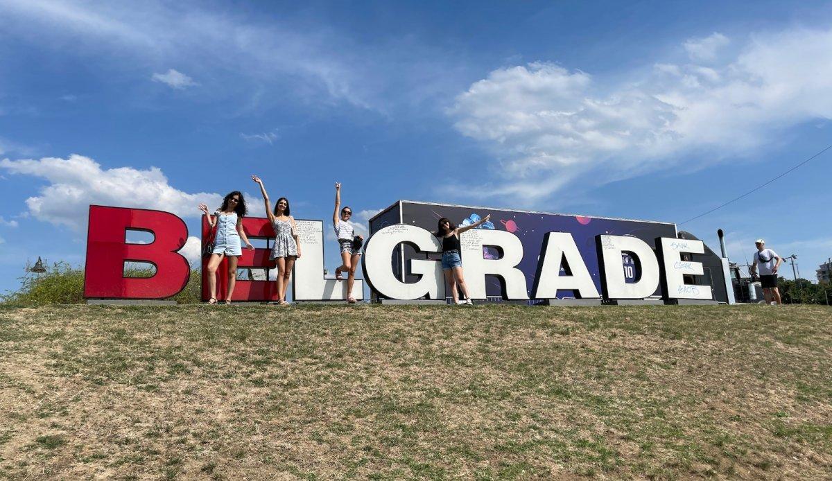 Cihan Tuna Arslan 33. Yaş gününü Belgrad’da Türk takipçileriyle kutladı