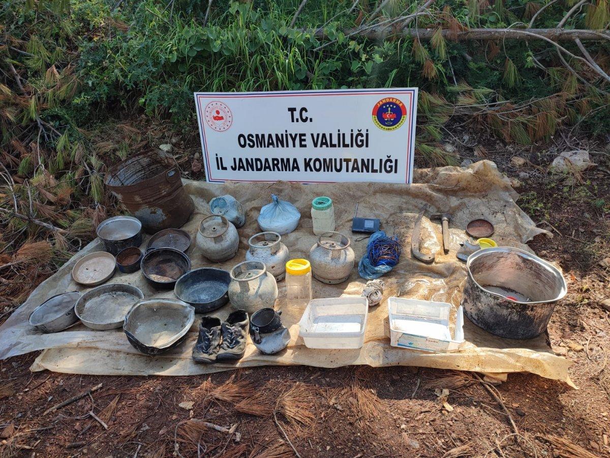 Türk askeri PKK'nın inlerinde: Yaşam malzemesi ve mühimmat ele geçirildi