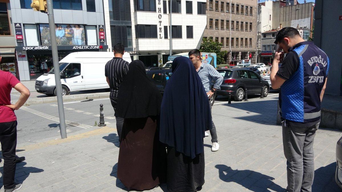 Beyoğlu'nda dilenci operasyonu: Ekiplere taşkınlık yaptılar