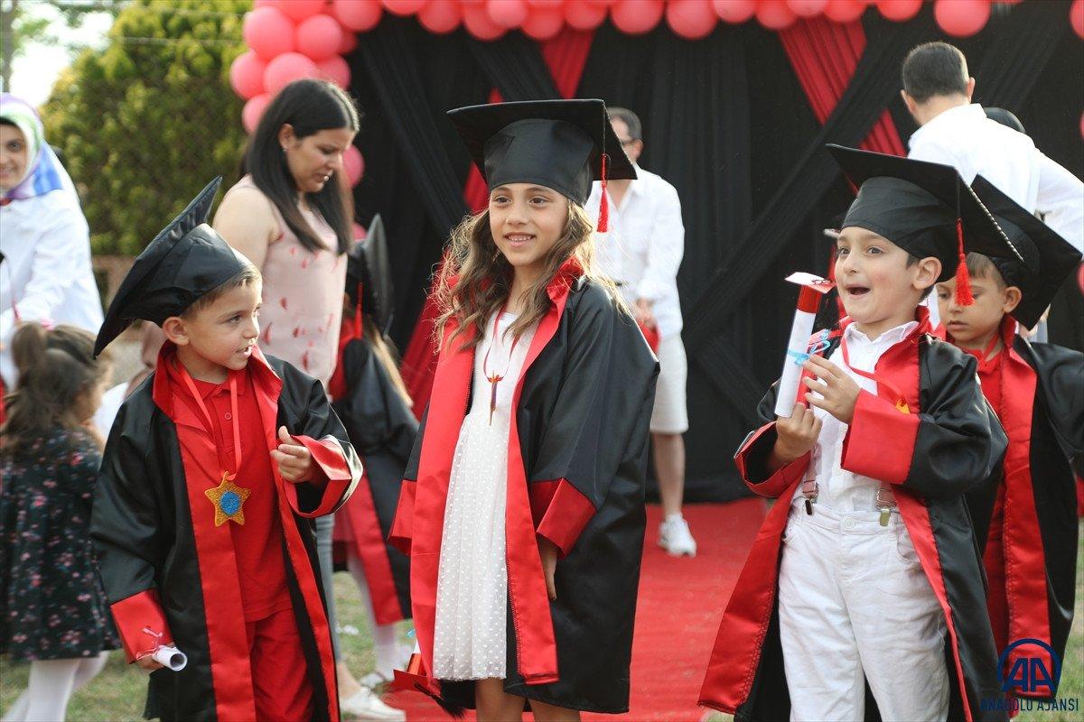 Öğrenciler bugün yaz tatiline girdi