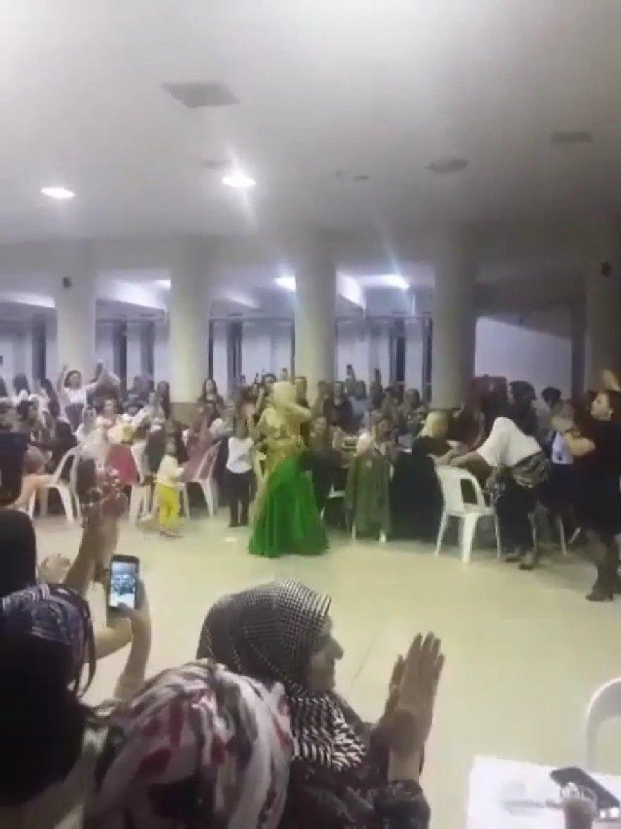 Bursa'da dansözlü eğlence sonrası görevden alınan müdüre destek