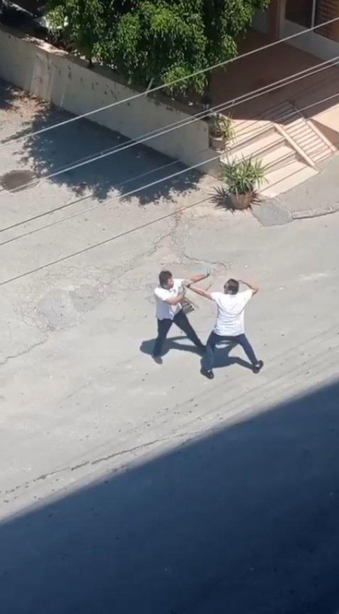 Antalya'da ambulans şoförüne kemerle saldırdı