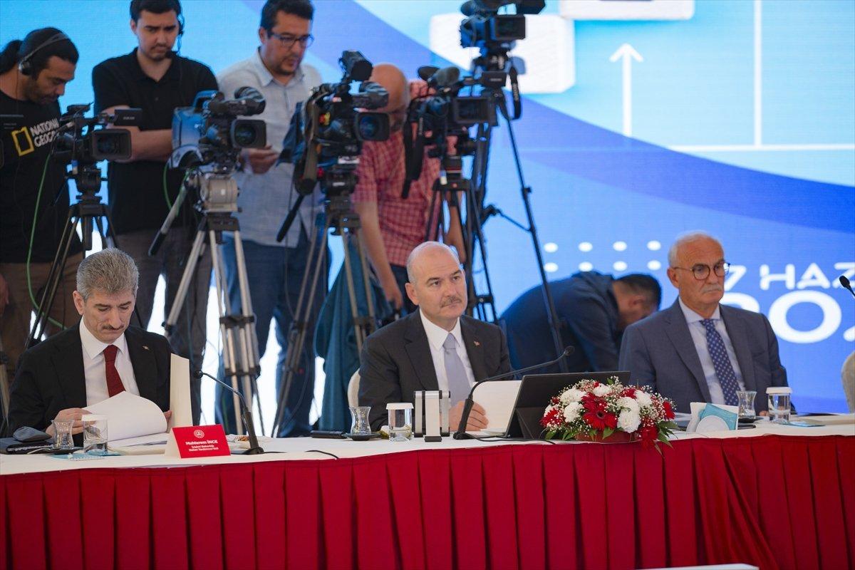 Süleyman Soylu: Terör suçundan 49 belediye başkanı görevden alındı